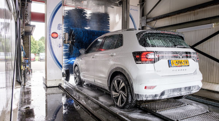 De auto goed schoonmaken